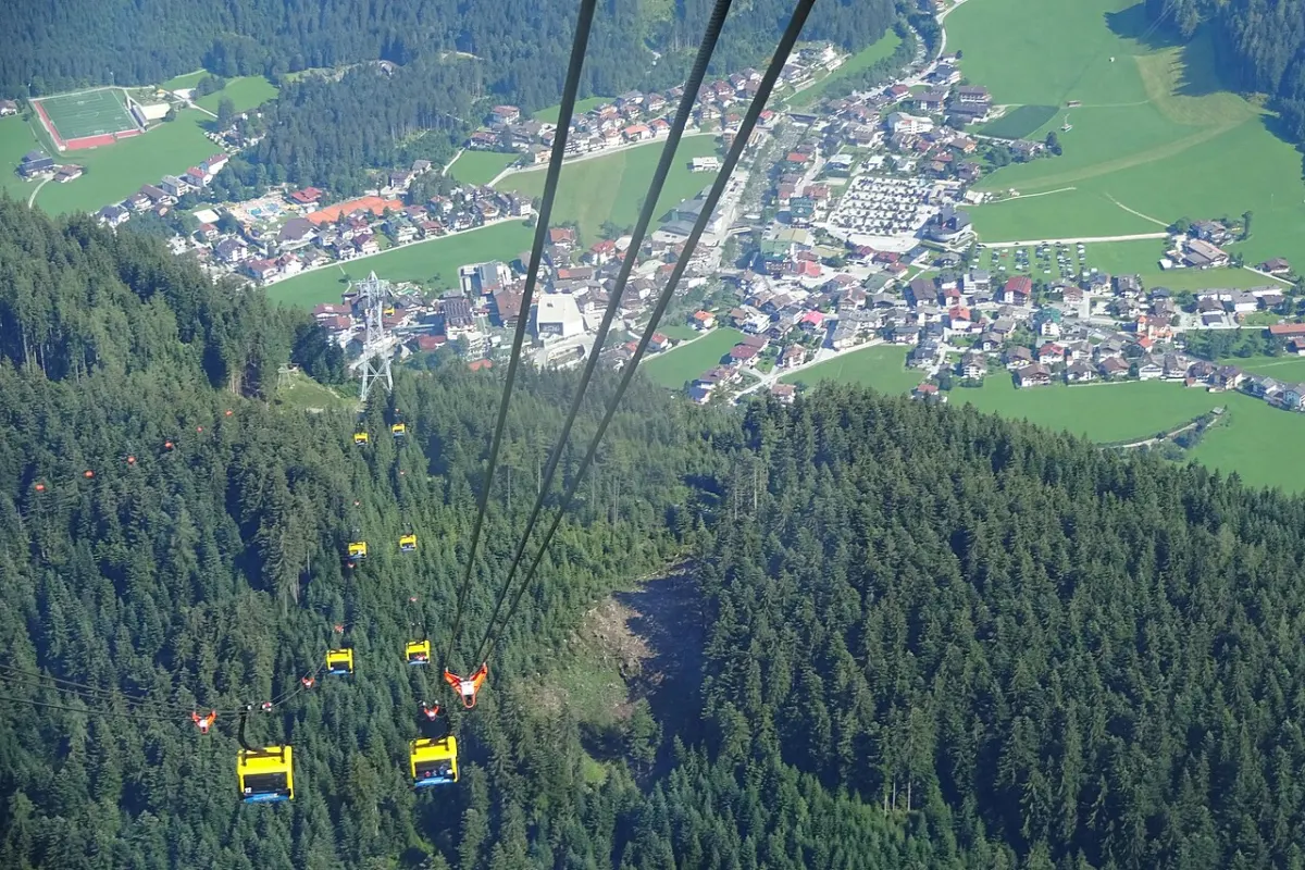Kabinky Penkenbahn nad Mayrhofenem
