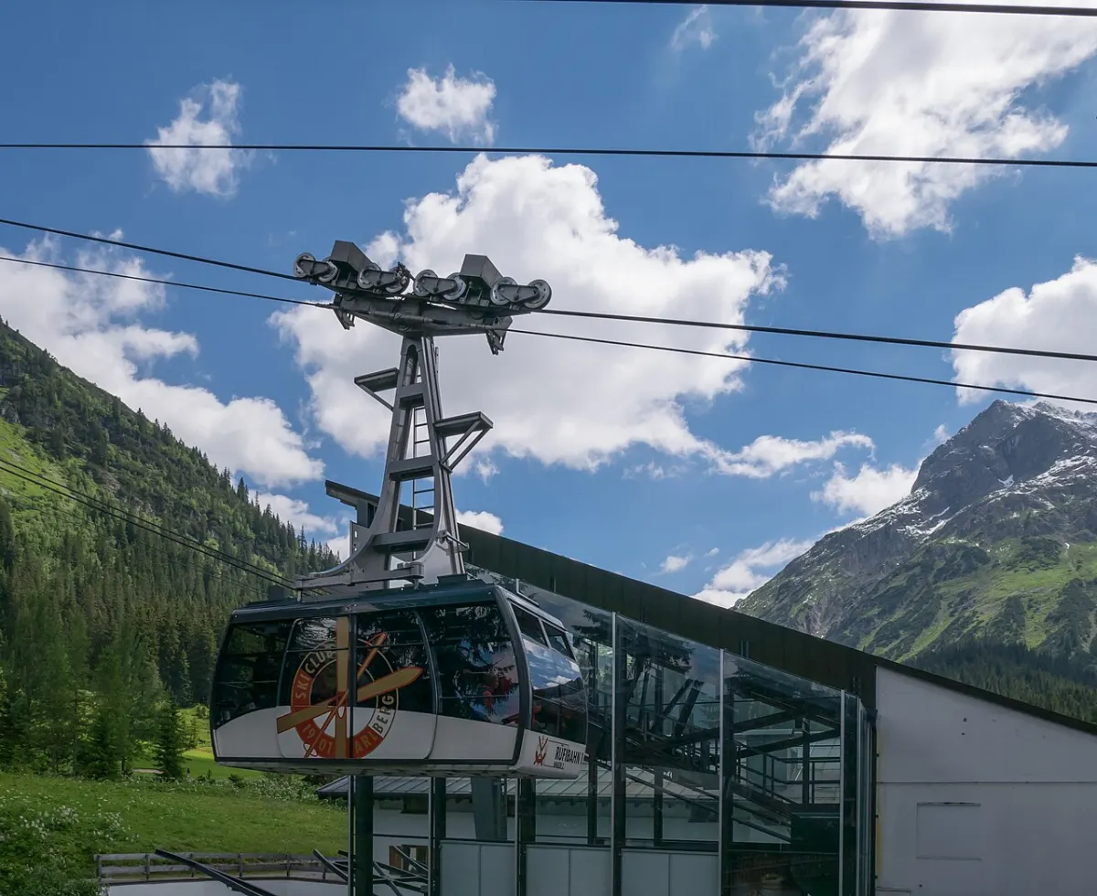 Kabina Rüfikopfbahn v Lechu