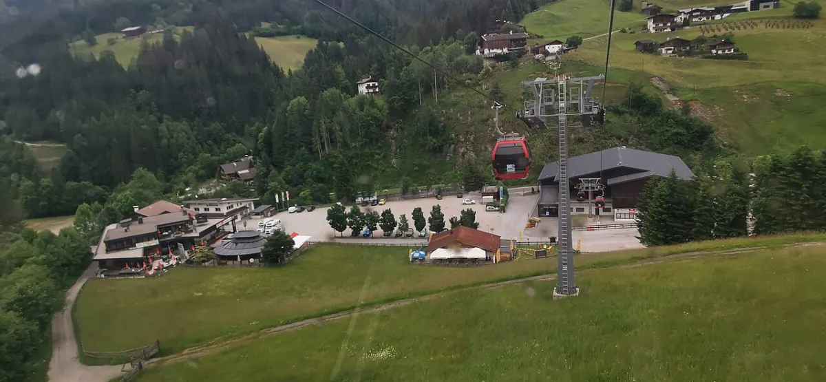 Dolní stanice Schatzbergbahn v Auffachu